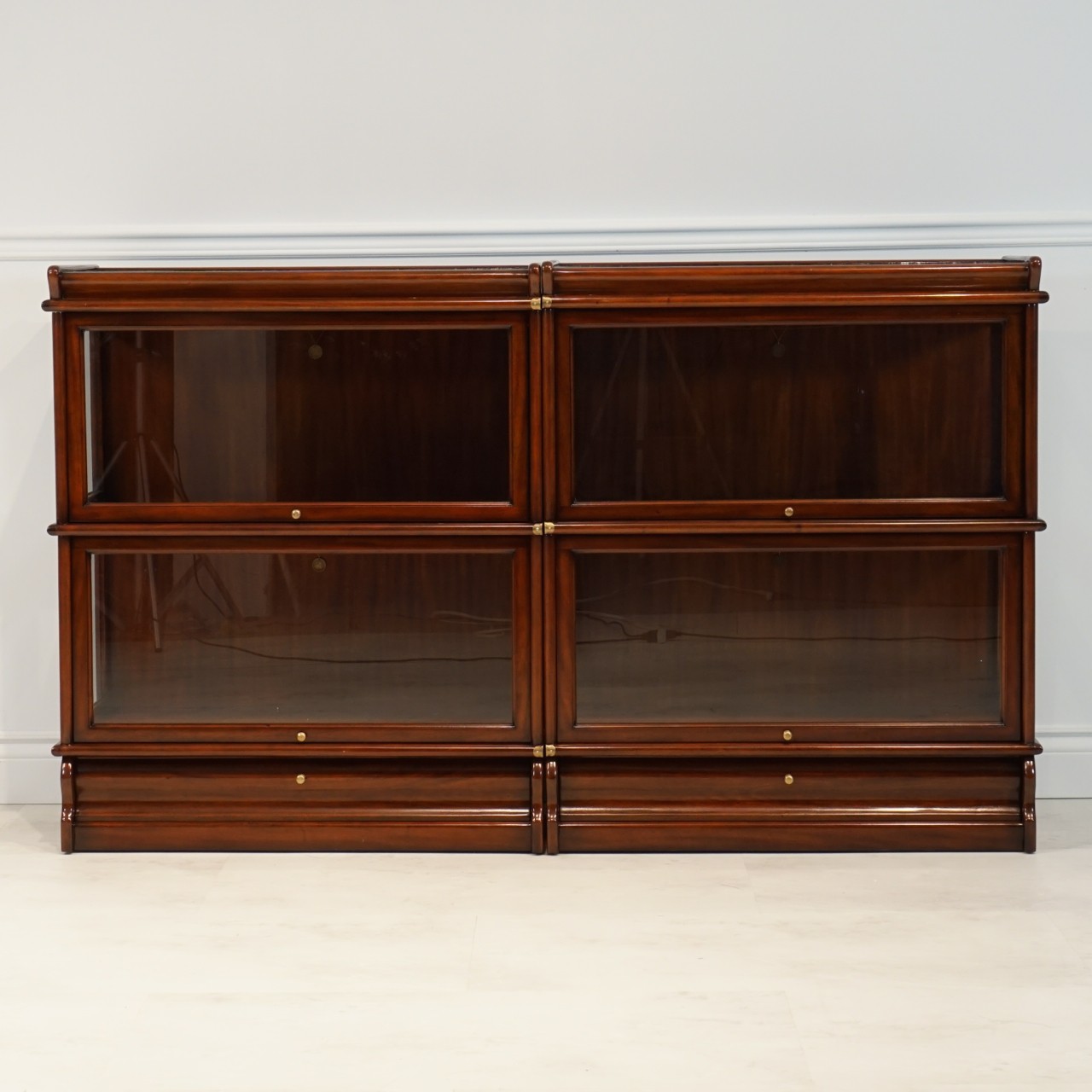 STUDIO GLOBE WERNICKE ® BOOKCASE