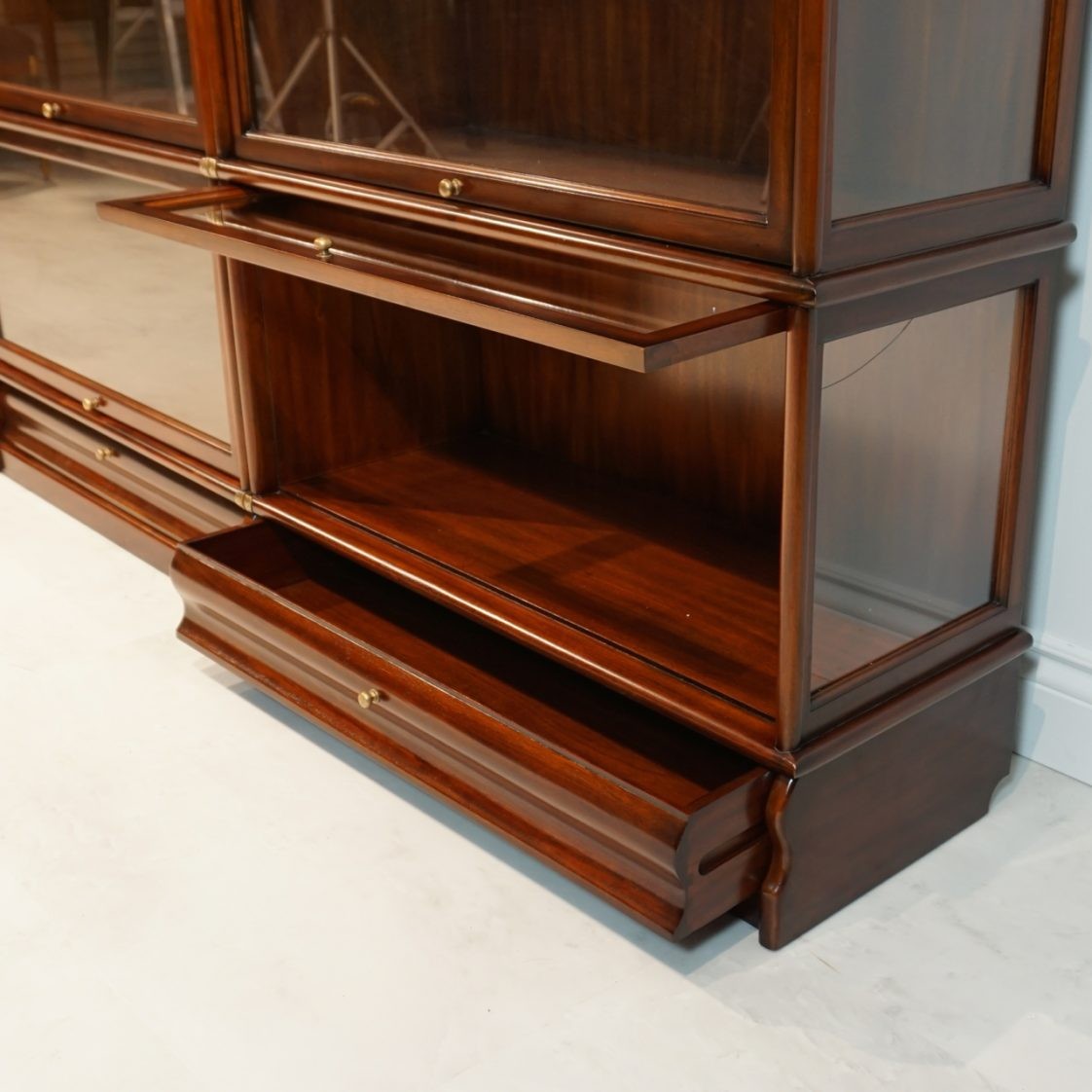 STUDIO GLOBE WERNICKE ® BOOKCASE