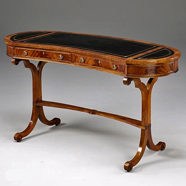 Kidneys Handmade Tradtional English Leather Top Desk