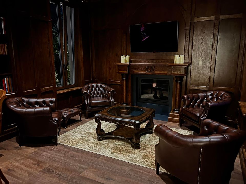 Tiffany English Club Chair - Image 4