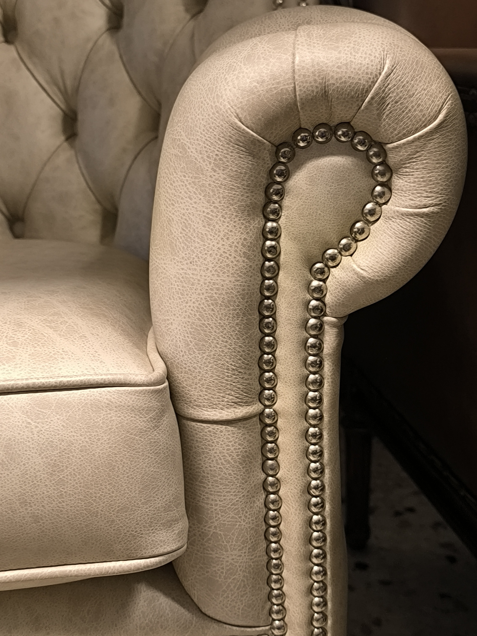 Wessex Leather Club Chair - Image 5