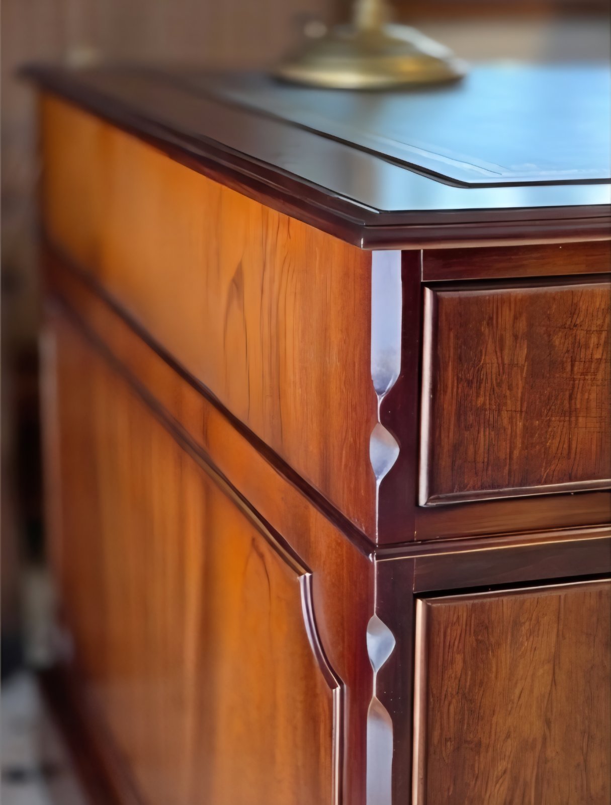 English Large Mahogany Desk - Image 5