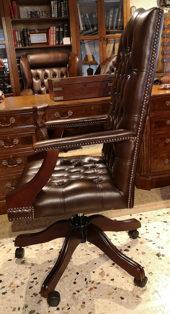 Gainsborough Vintage Chair - Image 3