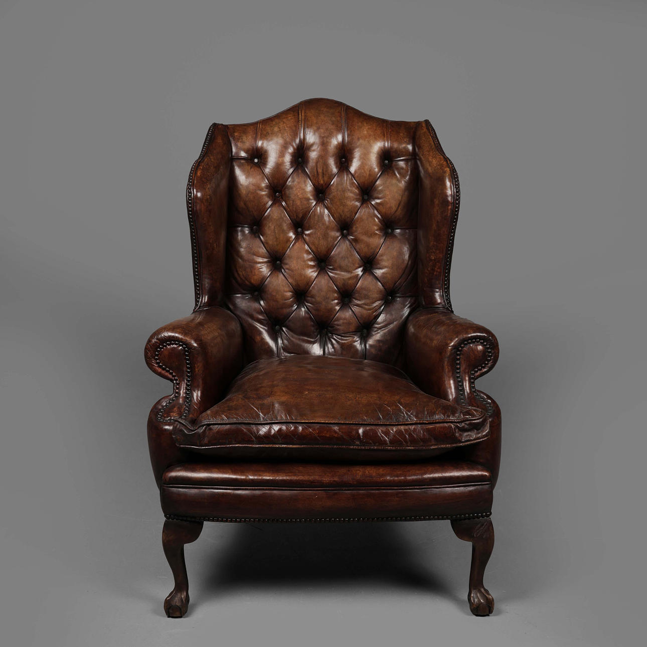 Queen Anne Vintage Wing Chair - Image 2